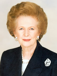 Imagem Margaret Hilda Thatcher - By derivative work by Begoon - This file was derived from: Margaret Thatcher stock portrait.tif, Copyrighted free use, https://commons.wikimedia.org/w/index.php?curid=84448824